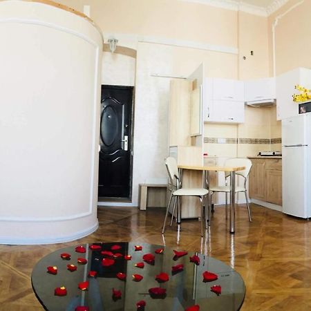 Apartment In The City Center Iwano-Frankiwsk Exterior foto